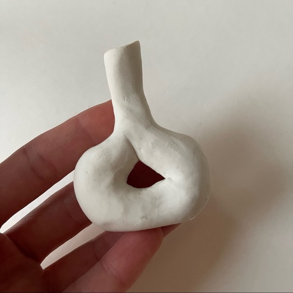 New 1" handmade white unpainted sculpted clay vase mini - Picture 1 of 5